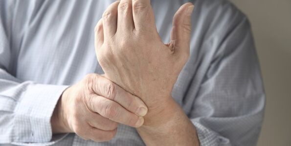 Douleur dans les articulations des mains